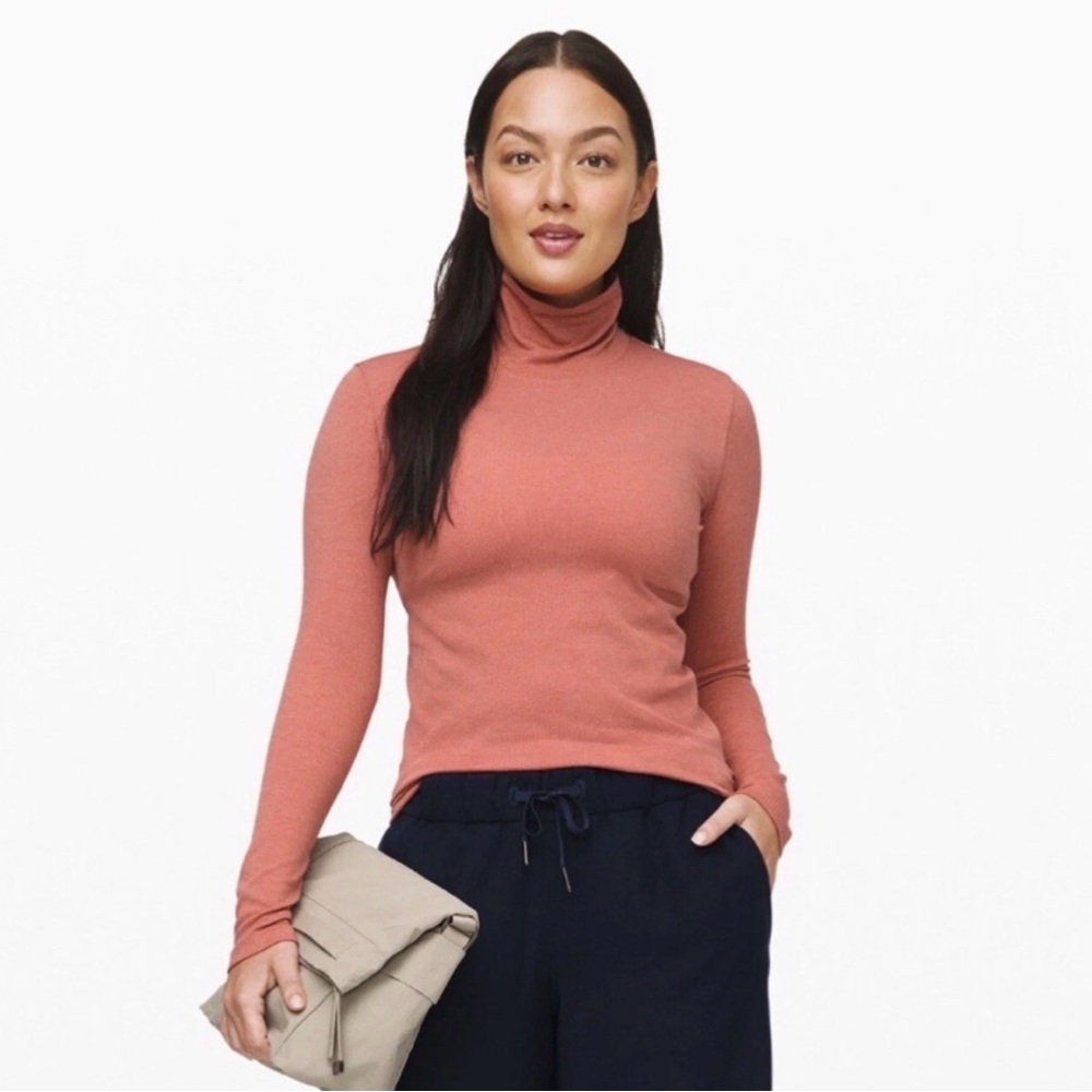 Lululemon Yin Vibes Turtleneck in Copper Clay Size 8 NWOT‎